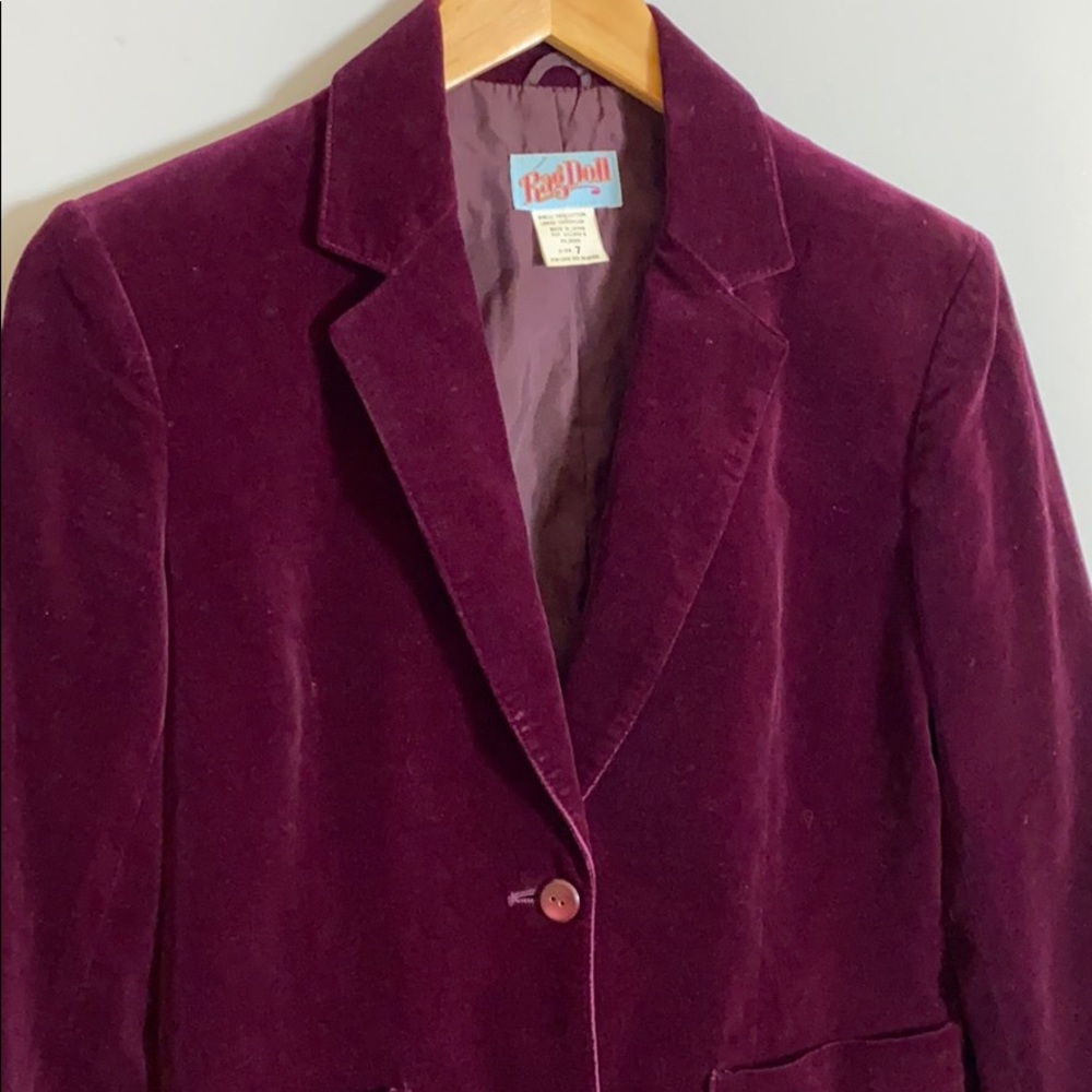 4/$20! Dillard’s Burgundy Velvet Blazer
